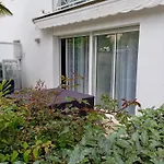 Acces Direct A La Avec Terrasse Jardin Lägenhet