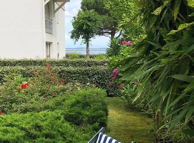 Apartmán Acces Direct A La Avec Terrasse Jardin *