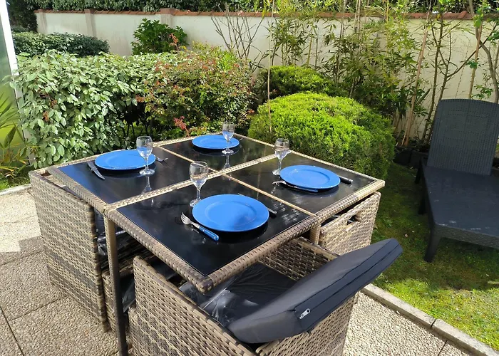 Apartmán Acces Direct A La Avec Terrasse Jardin *
