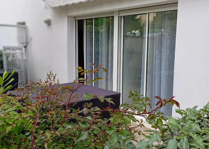 Acces Direct A La Avec Terrasse Jardin Apartmán